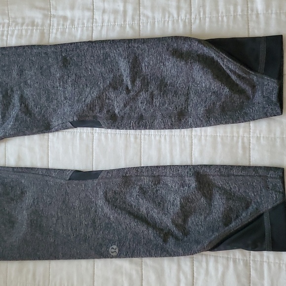 Lululemon Blue/Gray Cropped Leggings - Picture 3 of 7